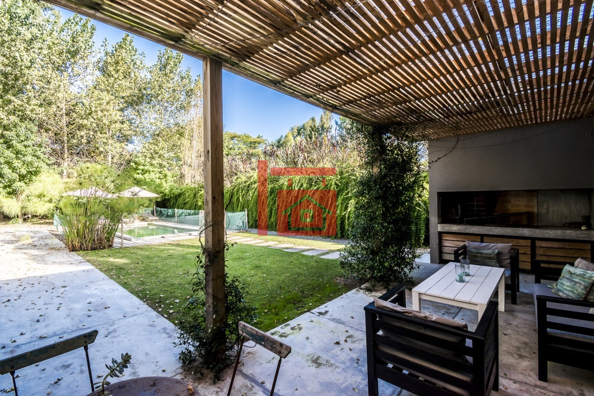 Casa ID.531 - Excelente Casa de 3 Dormitorios en Barrio Privado, La Arbolada - Punta del Este, Venta