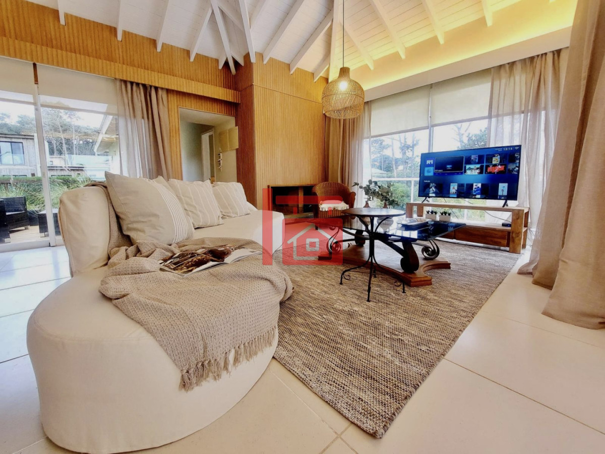 Casa ID.539 - Excelente Casa de 6 Dormitorios y Piscina en Montoya, La Barra