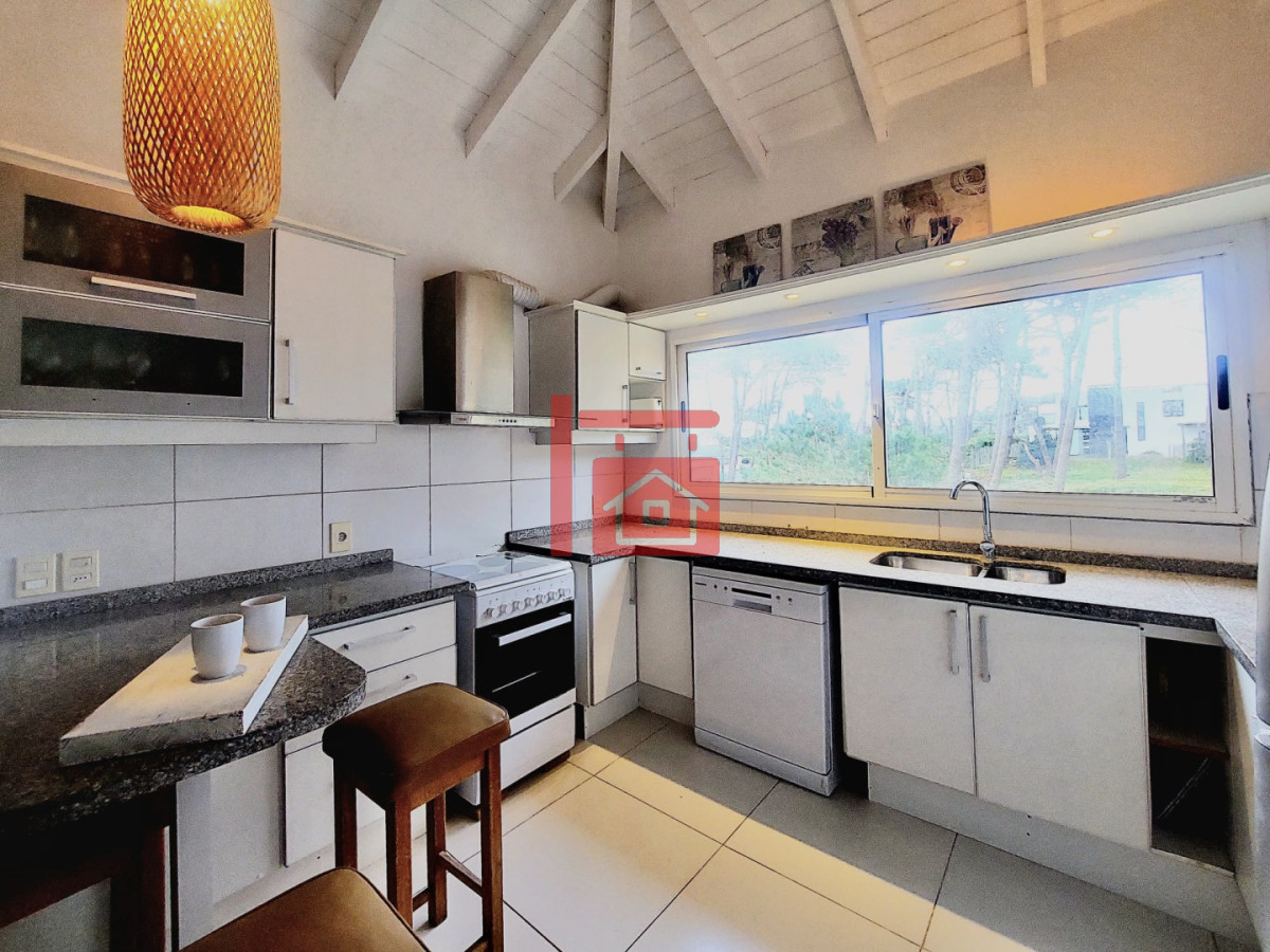 Casa ID.539 - Excelente Casa de 6 Dormitorios y Piscina en Montoya, La Barra