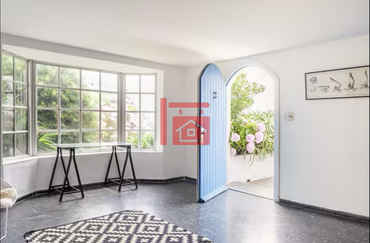 Casa ID.763 - Gran Casa en Venta sobre el Mar de 5 Dormitorios y Dependencia en Península, Punta del Este