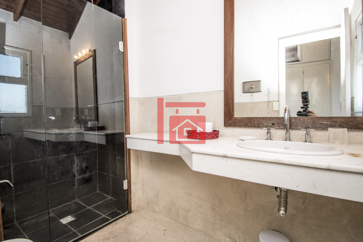 Casa ID.510 - Excelente Casa de 4 Dormitorios con Piscina y Parrillero en Montoya, La Barra