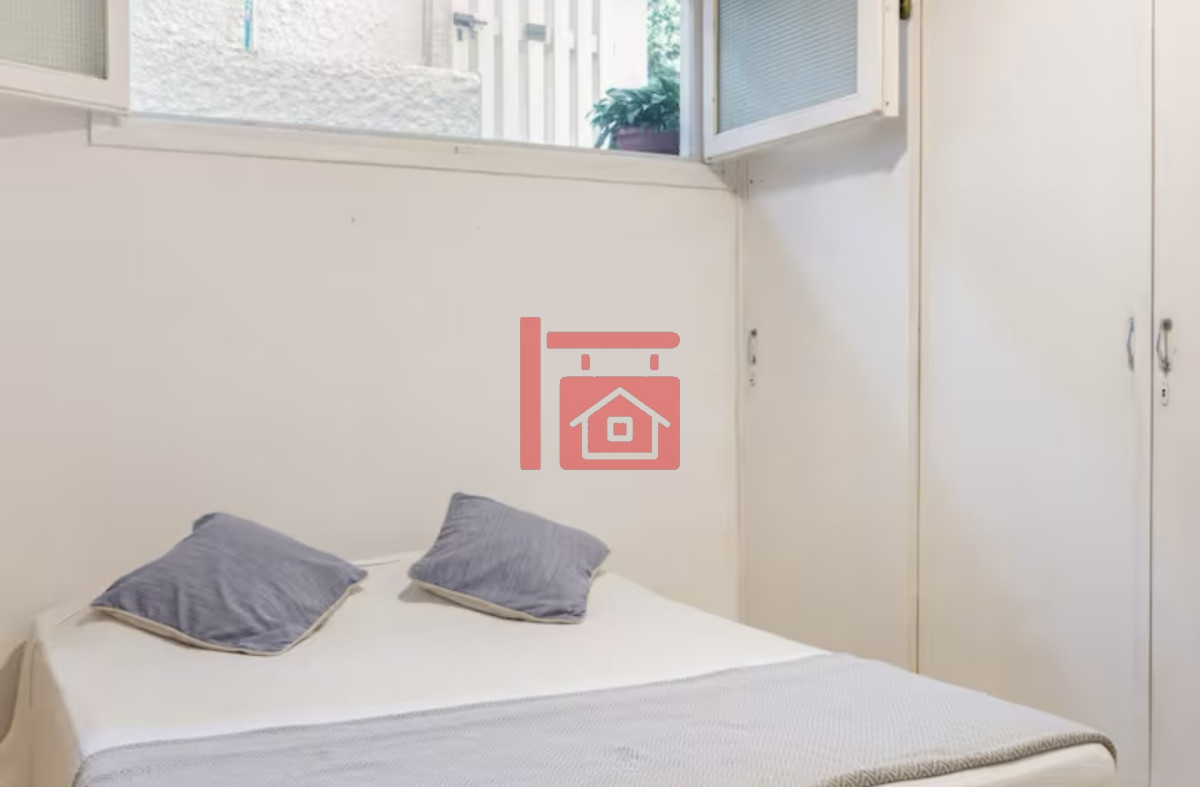 Casa ID.763 - Gran Casa en Venta sobre el Mar de 5 Dormitorios y Dependencia en Península, Punta del Este