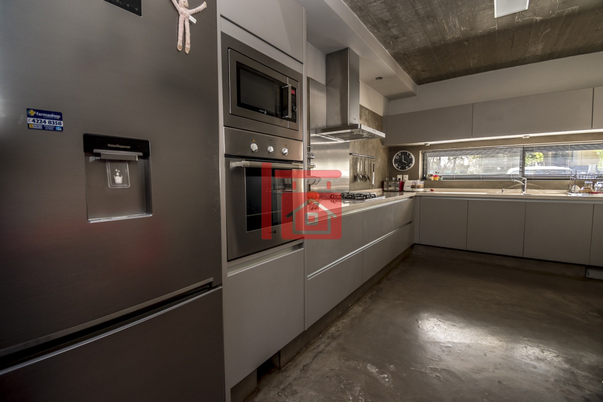 Casa ID.531 - Excelente Casa de 3 Dormitorios en Barrio Privado, La Arbolada - Punta del Este, Venta