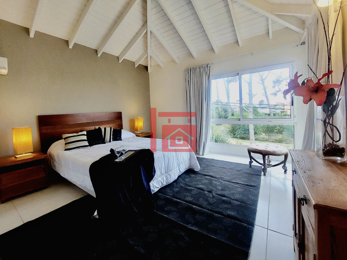 Casa ID.539 - Excelente Casa de 6 Dormitorios y Piscina en Montoya, La Barra