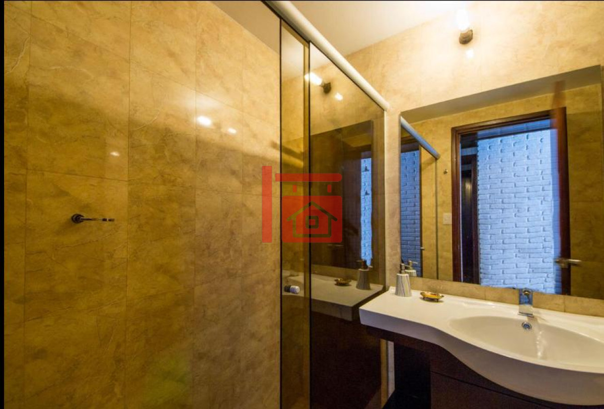 Casa ID.42 - Excelente Casa de 4 Dormitorios en Playa Mansa, Ideal para vivir todo el año