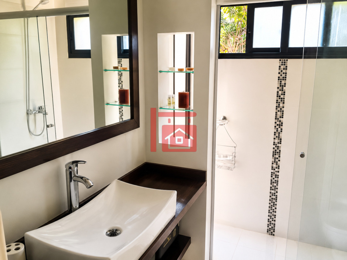 Casa ID.1167 - Casa de 4 Dormitorios, Piscina Climatizada y Barbacoa a solo 500 metros del mar - Playa Mansa, Punta del Este