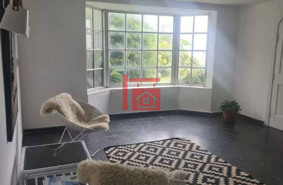 Casa ID.763 - Gran Casa en Venta sobre el Mar de 5 Dormitorios y Dependencia en Península, Punta del Este