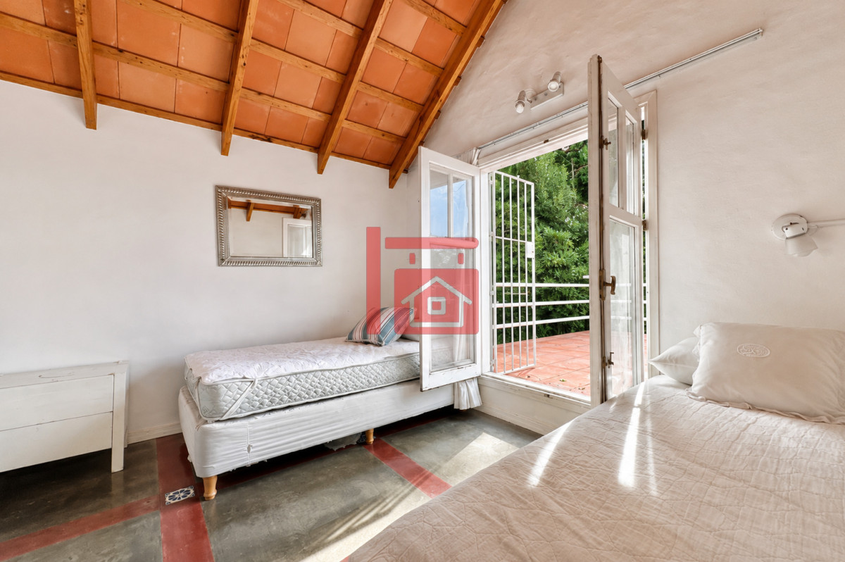 Casa ID.409 - Casa de 3 Dormitorios más Dependencia y Piscina, en Aidy Grill Punta del Este, Ubicada a pasos del Mar