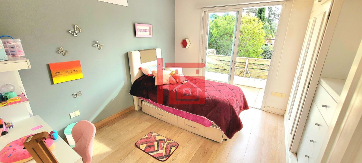 Casa ID.509 - Casa moderna de 5 dormitorios y Piscina Climatizada en Punta del Este