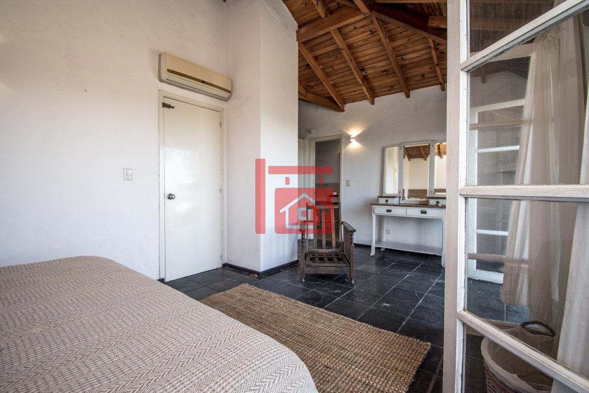 Casa ID.510 - Excelente Casa de 4 Dormitorios con Piscina y Parrillero en Montoya, La Barra