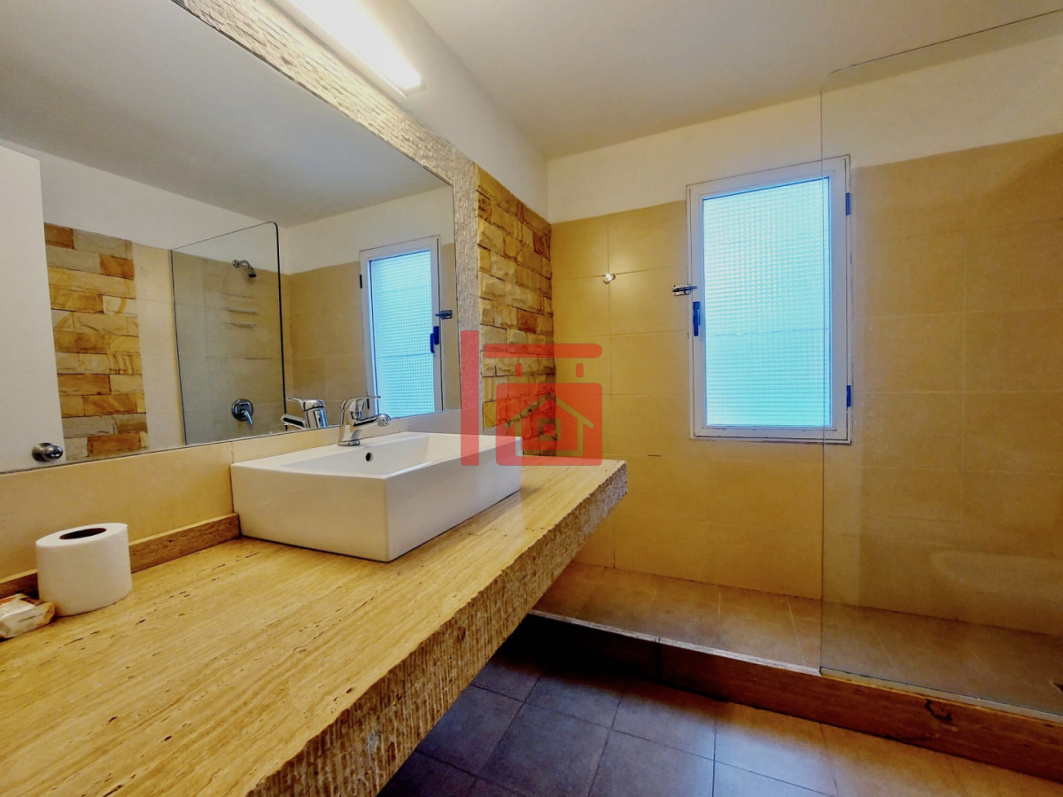 Casa ID.539 - Excelente Casa de 6 Dormitorios y Piscina en Montoya, La Barra