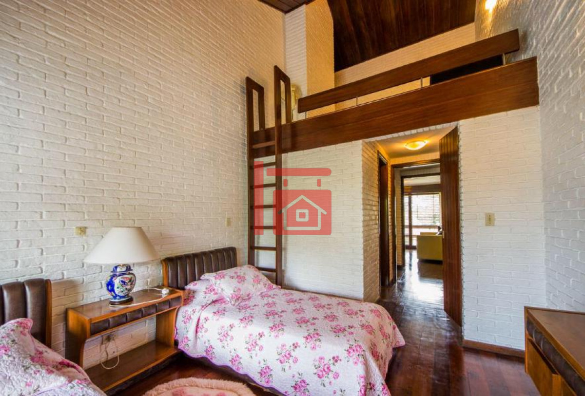 Casa ID.42 - Excelente Casa de 4 Dormitorios en Playa Mansa, Ideal para vivir todo el año