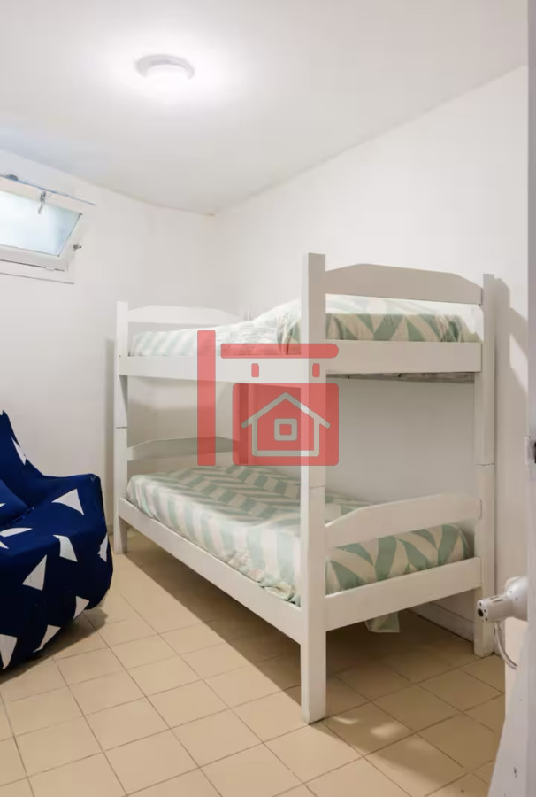 Casa ID.763 - Gran Casa en Venta sobre el Mar de 5 Dormitorios y Dependencia en Península, Punta del Este