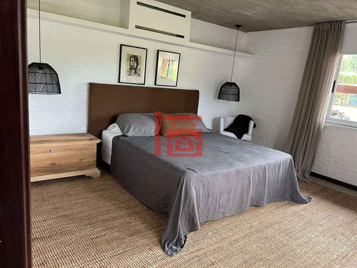 Casa ID.231 - Excelente casa moderna de 4 Dormitorios más dependencia en barrio privado Pinar del Faro, José Ignacio 