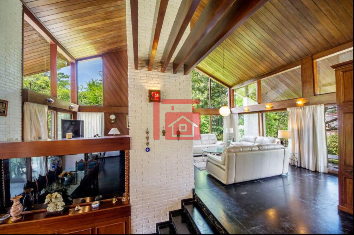 Casa ID.42 - Excelente Casa de 4 Dormitorios en Playa Mansa, Ideal para vivir todo el año