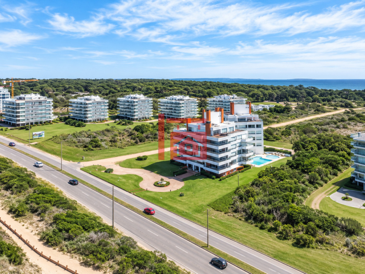 Apartamento ID.1121 - Exclusivo Apartamento Frente al Mar en Playa Brava, 3 Dormitorios y Dependencia