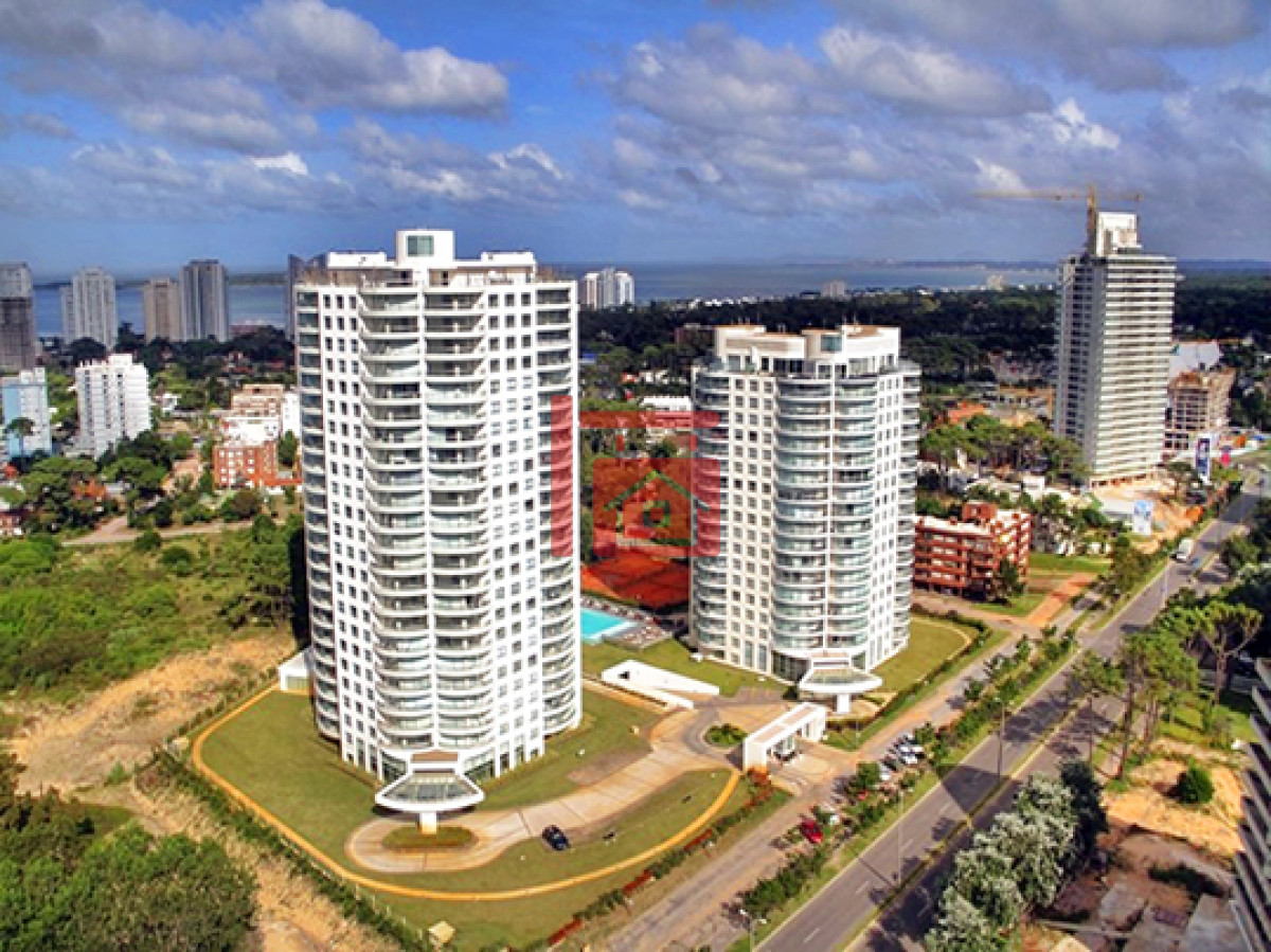 Apartamento ID.587 - Excelente Apartamento de 2 Dormitorios en Ocean Drive, Punta del Este