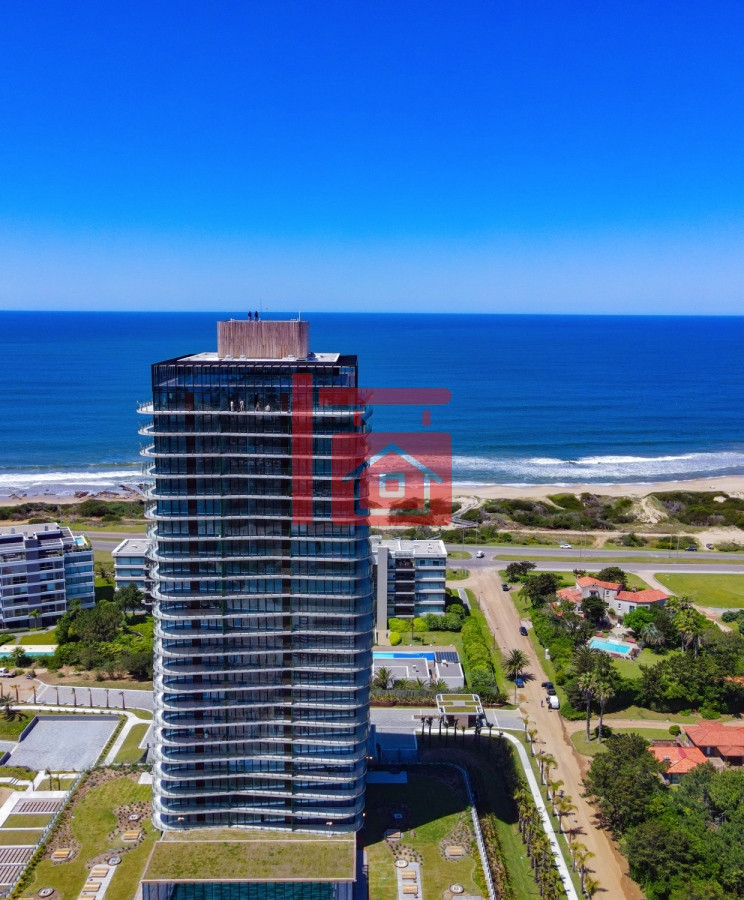 Apartamento ID.1087 - Espectacular Apartamento de 2 Dormitorios y Medio, piso alto, Torre Surfside, Punta del Este