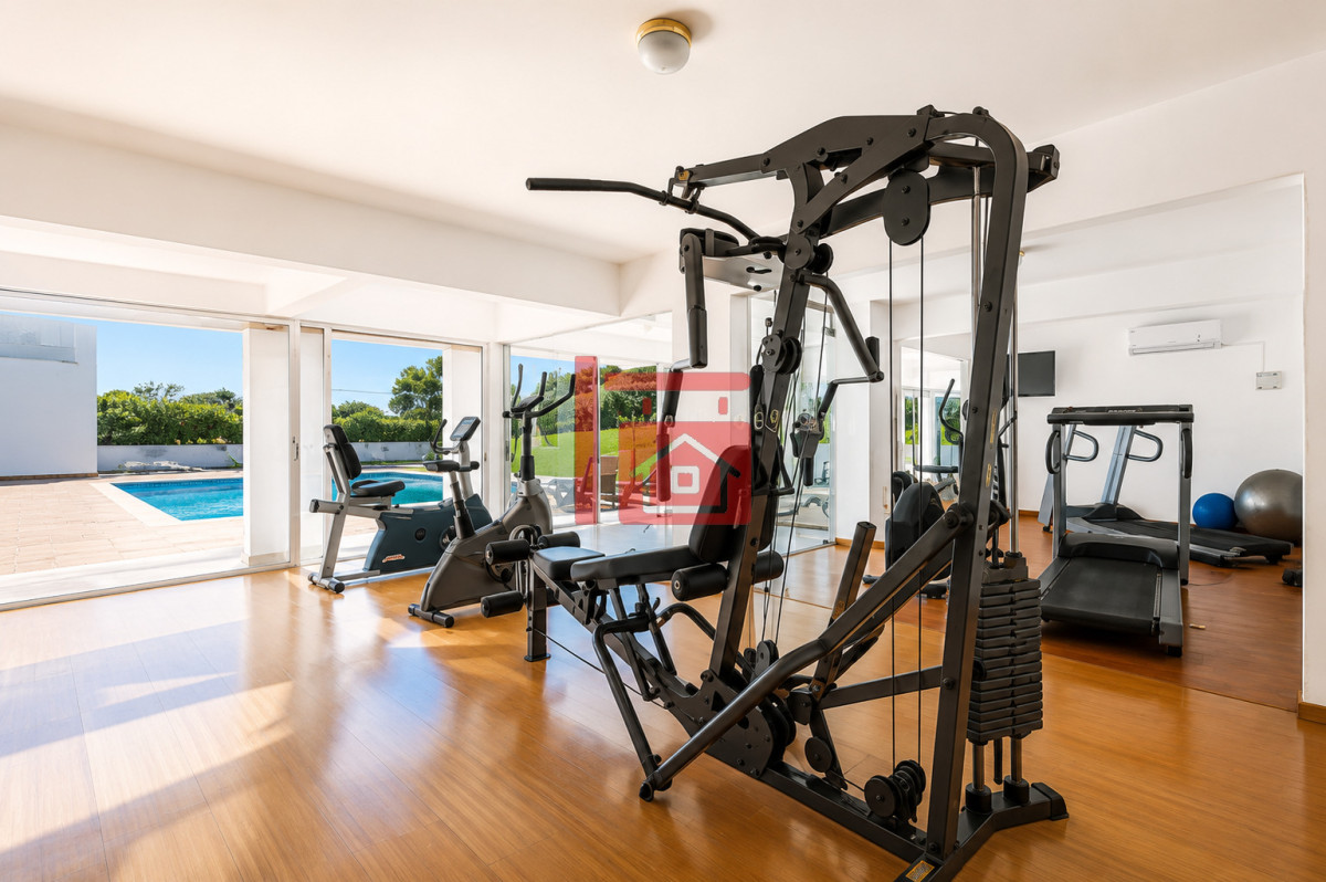 Apartamento ID.1121 - Exclusivo Apartamento Frente al Mar en Playa Brava, 3 Dormitorios y Dependencia