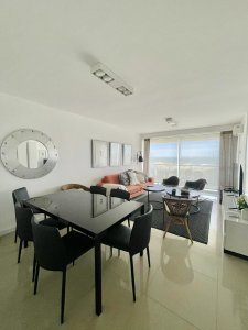 Apartamento Frente al Mar de 3 Dormitorios y Parrillero en Venta, Playa Brava