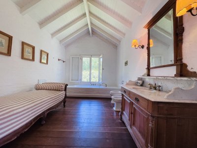 excelente casa de 4 dormitorios en playa brava, punta del este - pla13825c