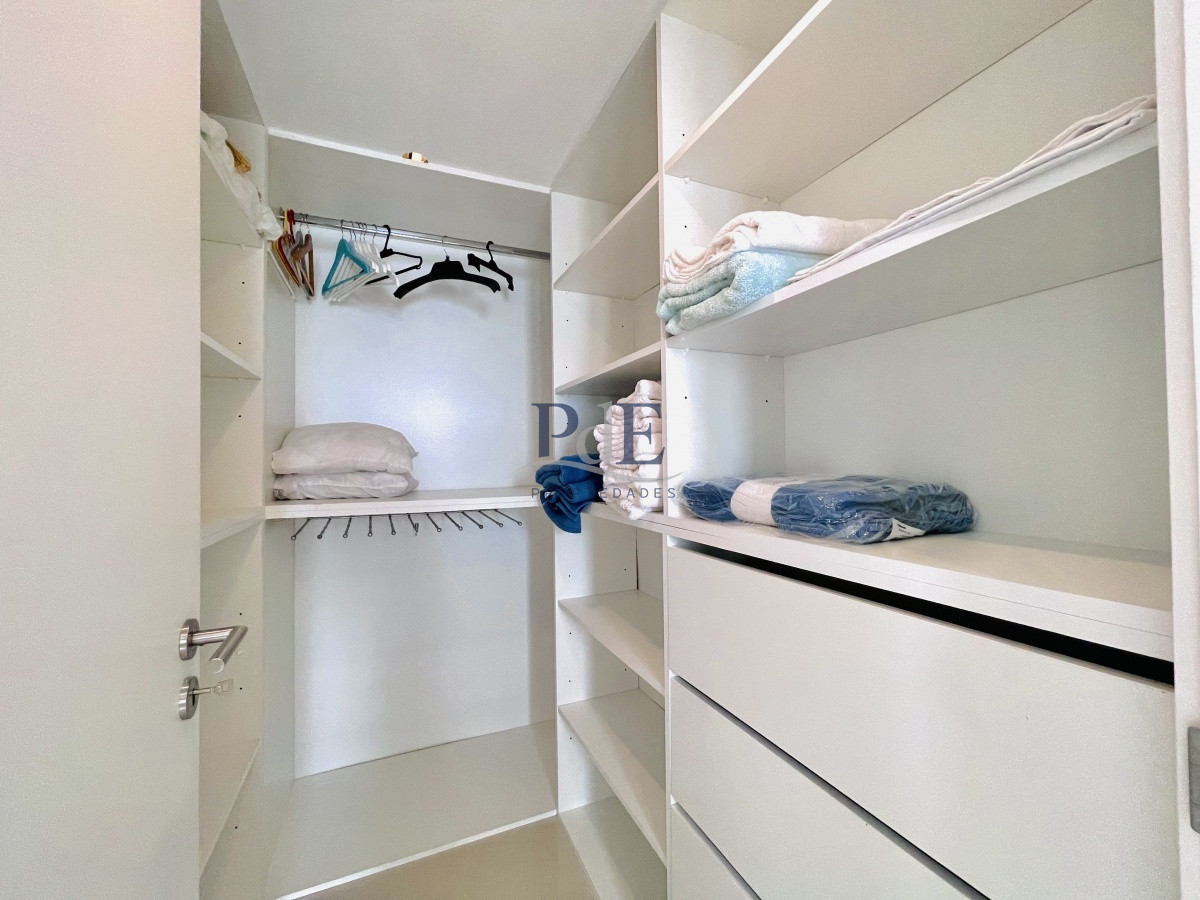 Apartamento de 3 Dormitorios y Parrillero Frente al Mar, Playa Mansa - Imagen 18