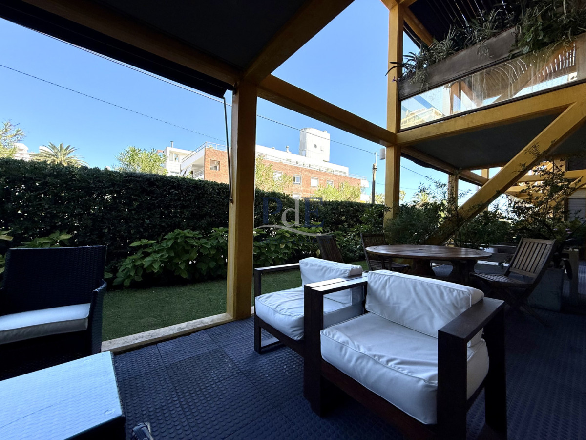 Apartamento en venta con alma de casa. Zona Península Punta del Este - Imagen 2