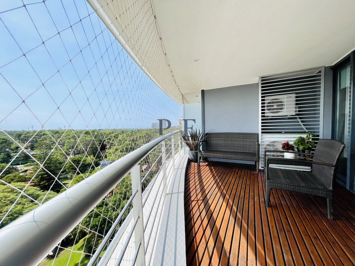 Excelente Apartamento de 2 Dormitorios en Punta del Este - Imagen 3