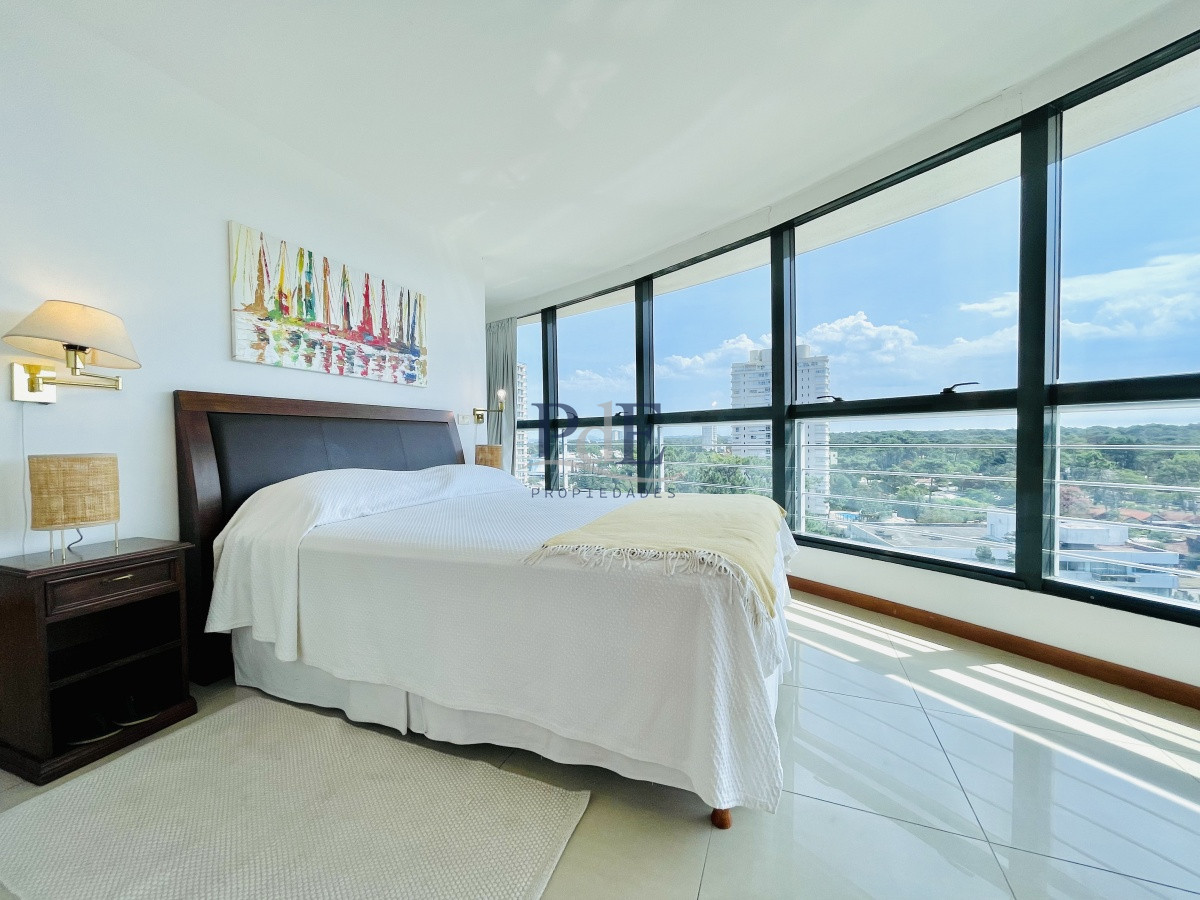 Excelente Apartamento de 2 Dormitorios en Punta del Este - Imagen 8