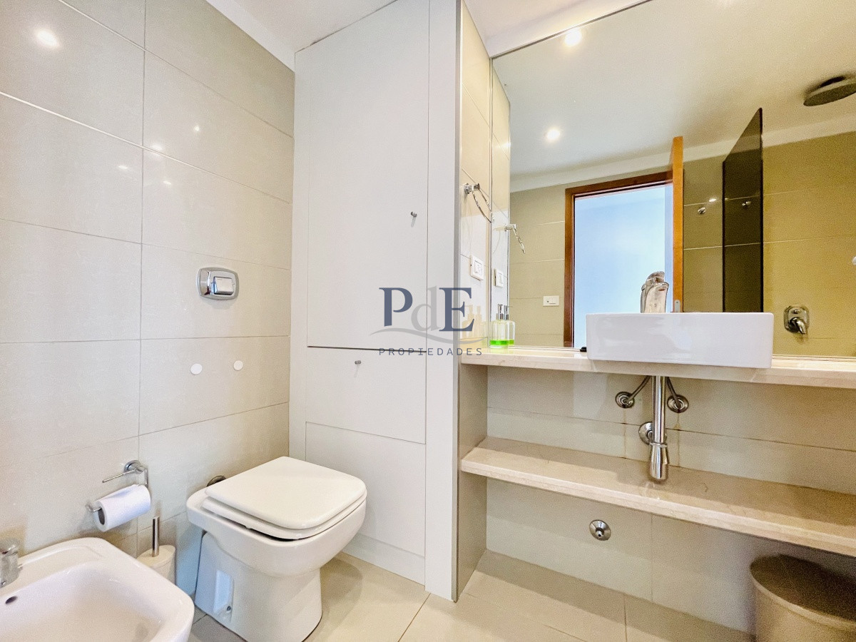 Excelente Apartamento de 2 Dormitorios en Punta del Este - Imagen 15