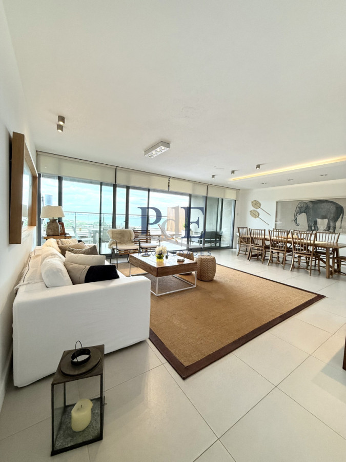 Exclusiva Planta en Punta Ballena | 2 Suites con Parrillero Propio - Imagen 6