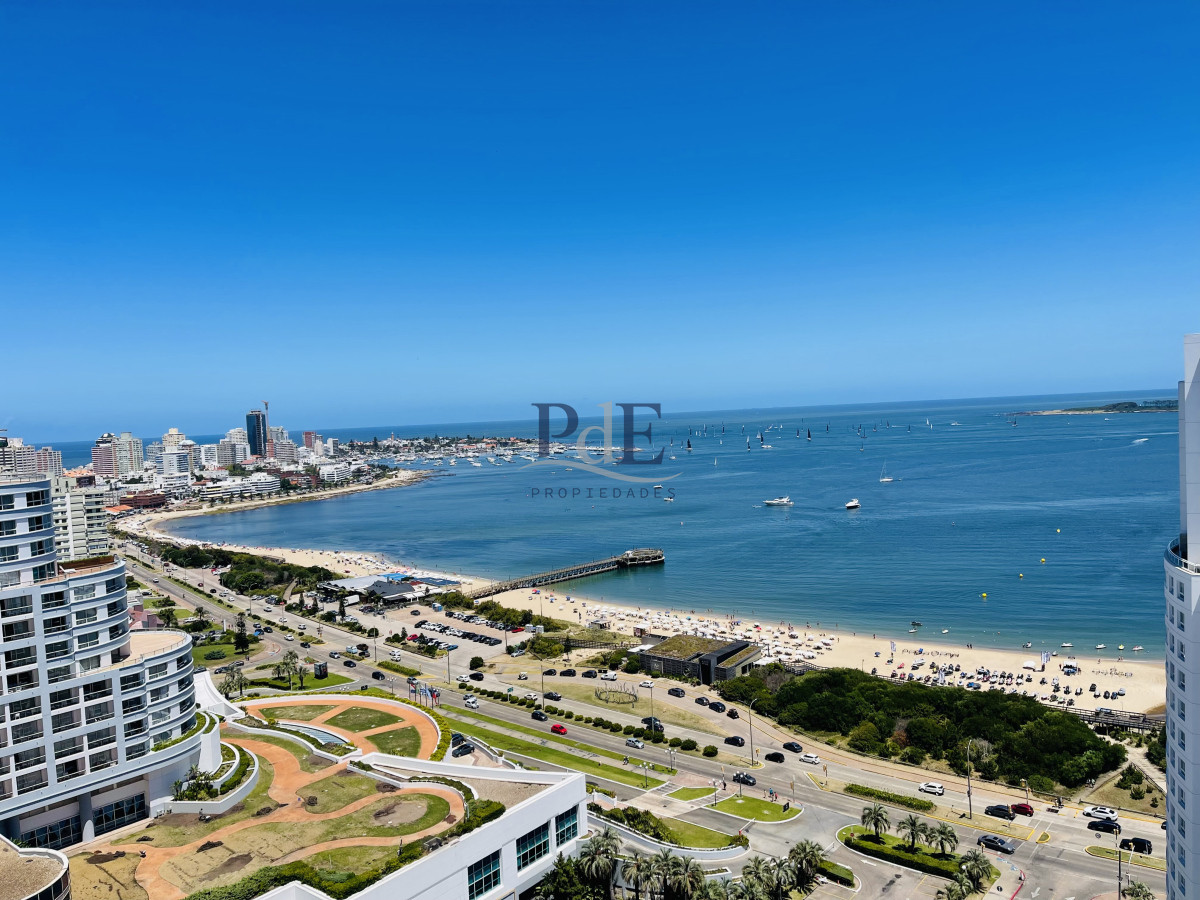 Excelente Apartamento de 2 Dormitorios con Vista al Mar, Playa Mansa - Imagen 1