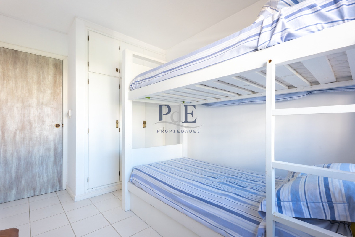 Apartamento de 2 Dormitorios frente al Mar, en Venta, Península de Punta del Este - Imagen 12