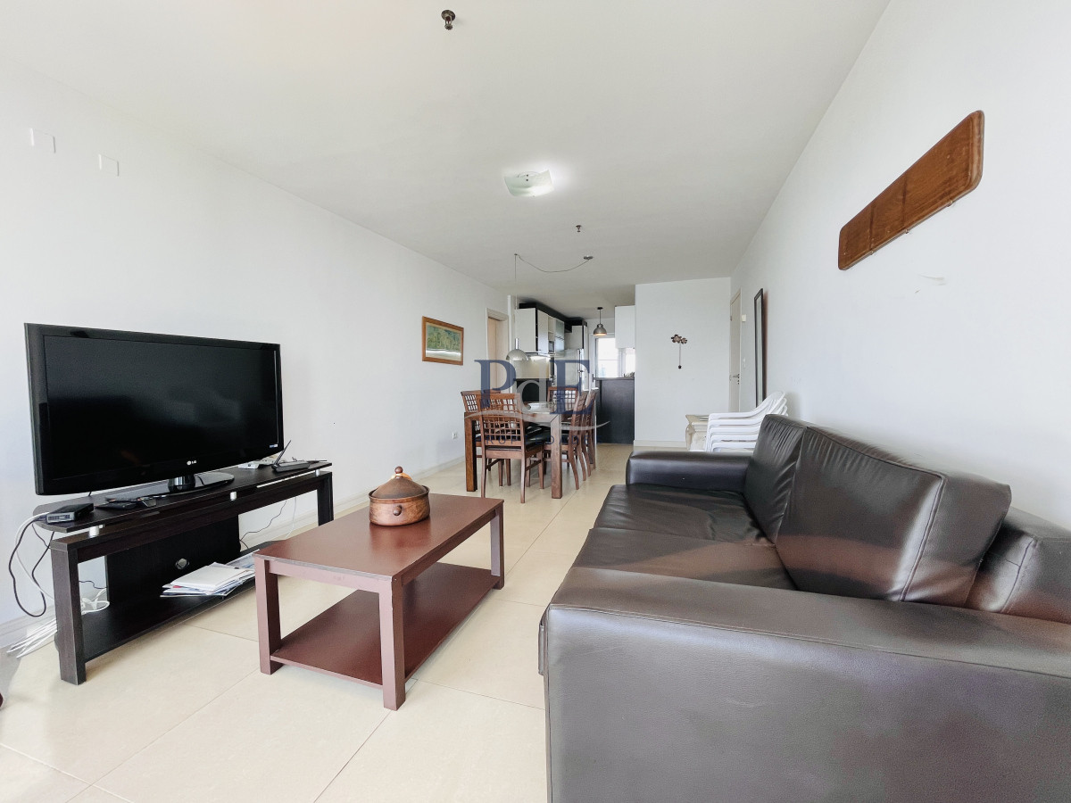 Apartamento de 2 Dormitorios, Vista al Mar y Parrillero en Playa Mansa, Venta - Imagen 6