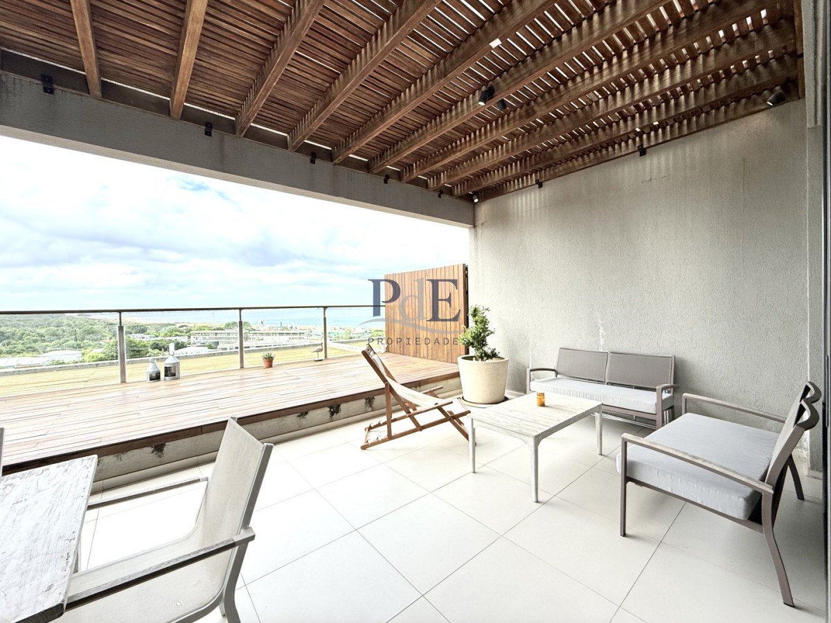 Exclusiva Planta en Punta Ballena | 2 Suites con Parrillero Propio - Imagen 7