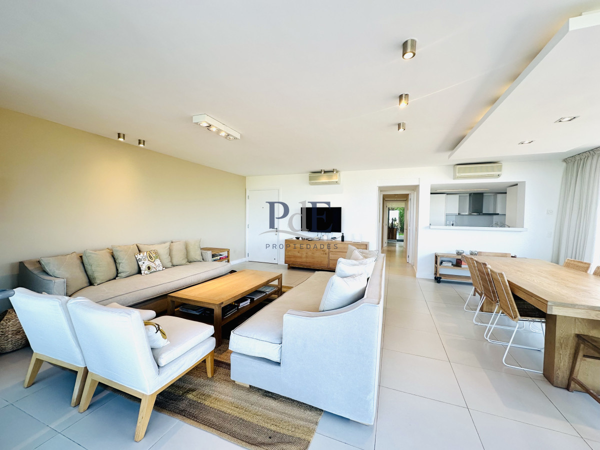 Venta apartamento 3 dormitorios con parrillero en Punta Ballena - Imagen 12