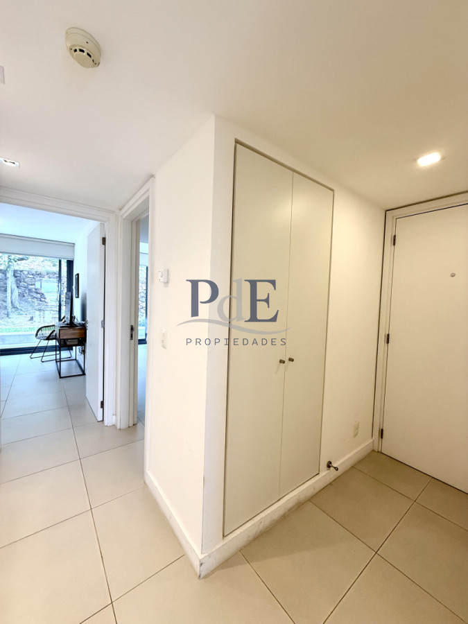 Exclusiva Planta en Punta Ballena | 2 Suites con Parrillero Propio - Imagen 15