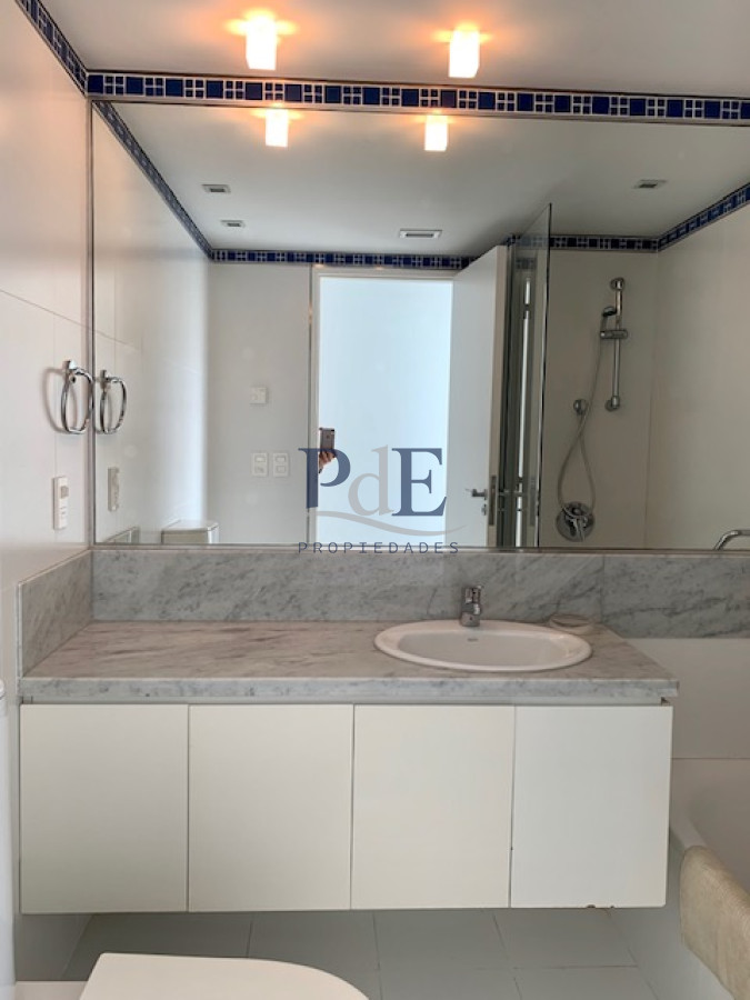 Frente al mar espectacular apartamento 3 dormitorios, alquiler y venta.  - Imagen 35