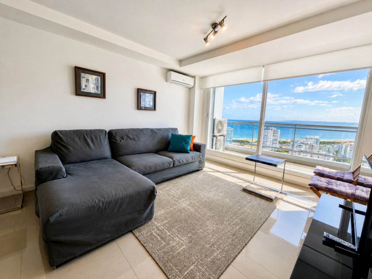 Moderno Apartamento Penthouse con Parrillero en torre One, Playa Brava Punta del Este