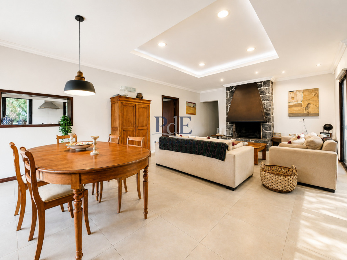 Moderna Casa de 4 Dormitorios, Piscina Climatizada y Parrillero en Playa Mansa, Punta del Este - Imagen 14
