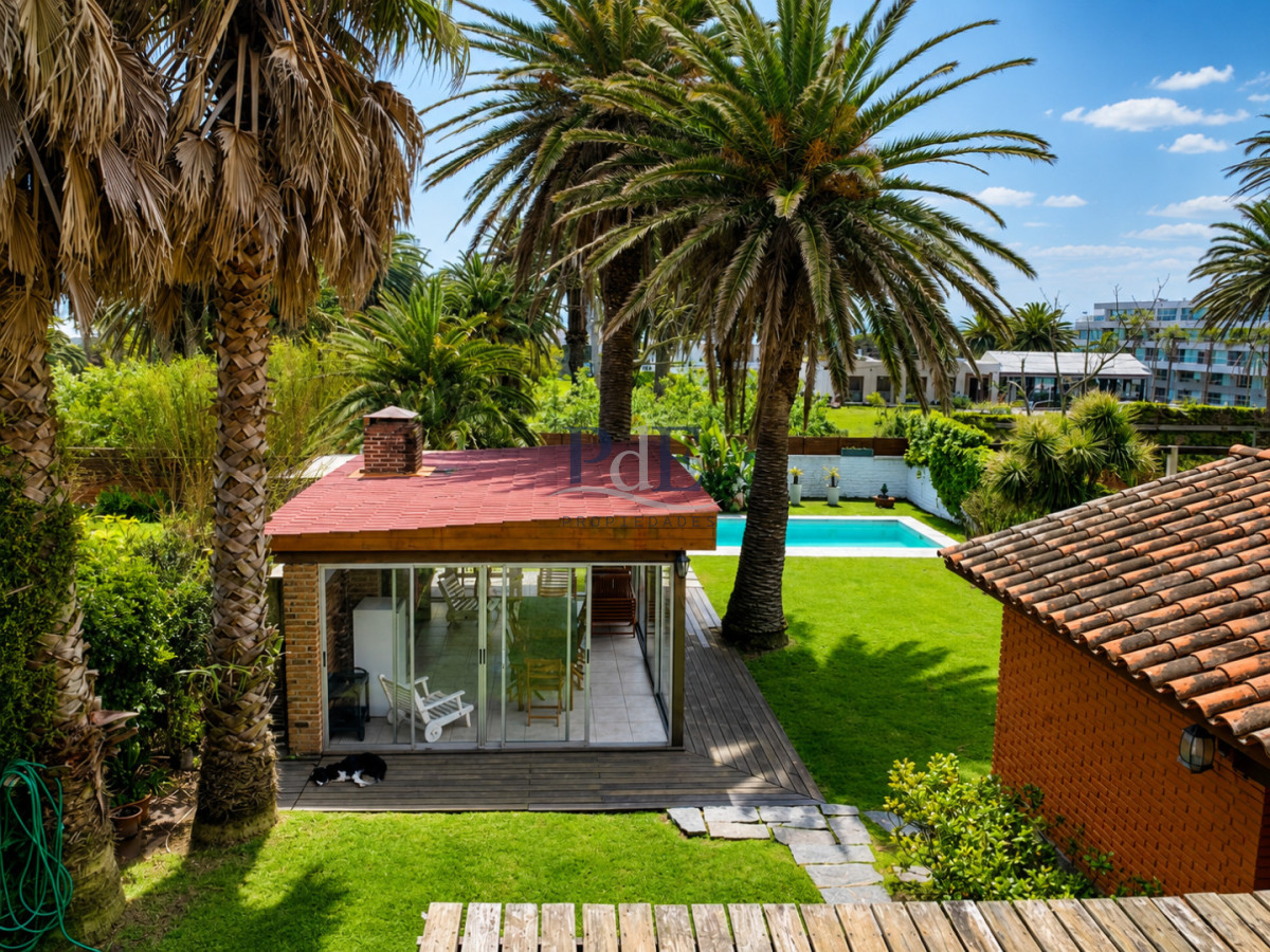Casa en Península, Punta del Este. 6 dormitorios, terreno de 840 m² - Imagen 13