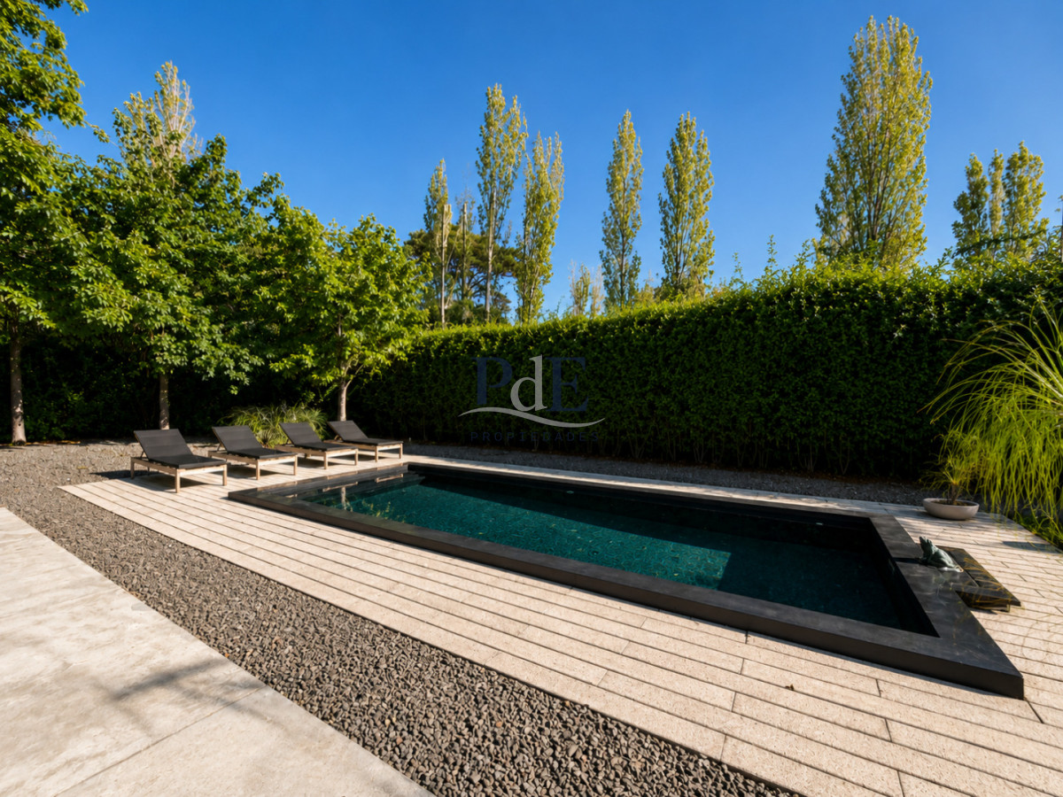 Residencia de Diseño Contemporáneo en Barrio Privado. Punta del Este - Imagen 9