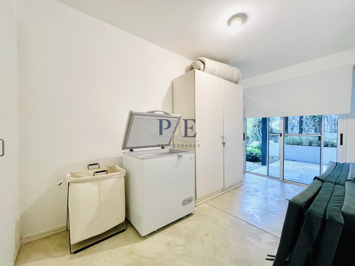 Excelente Casa de 5 Dormitorios en Manantiales, Punta del Este - Imagen 43