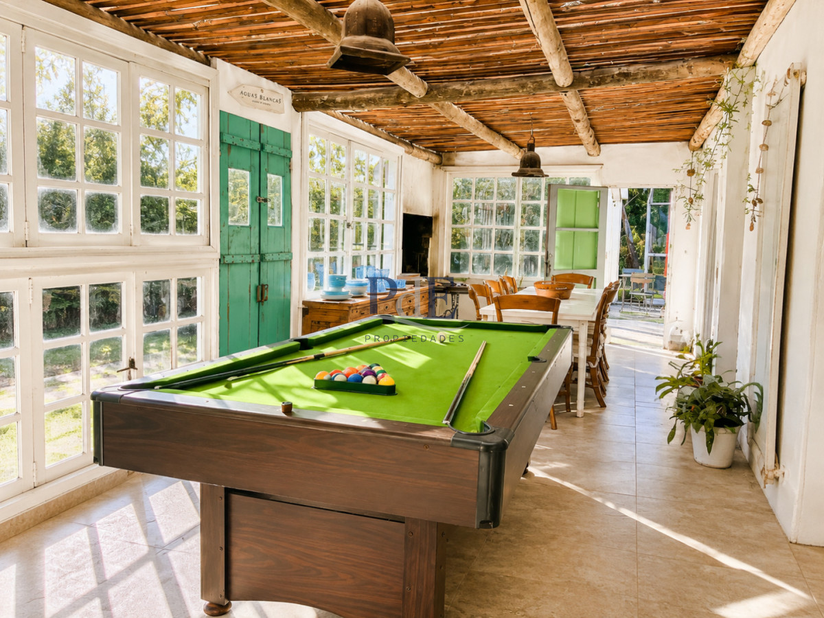 Excelente casa en Marly, con 4 Dormitorios, Barbacoa y Piscina Climatizada. Punta del Este - Imagen 9