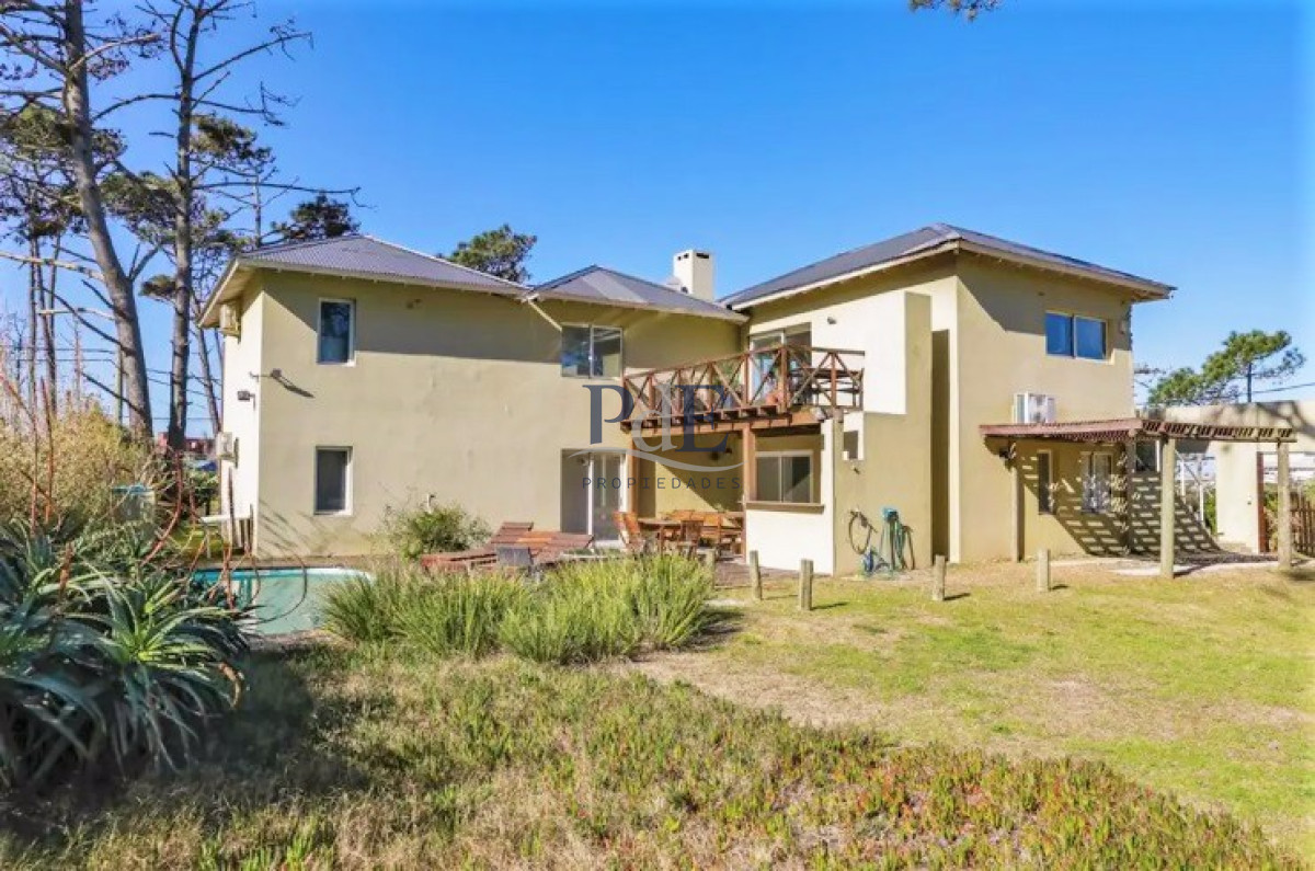 Casa en venta de 6 dormitorios con piscina en Montoya. La Barra - Imagen 25