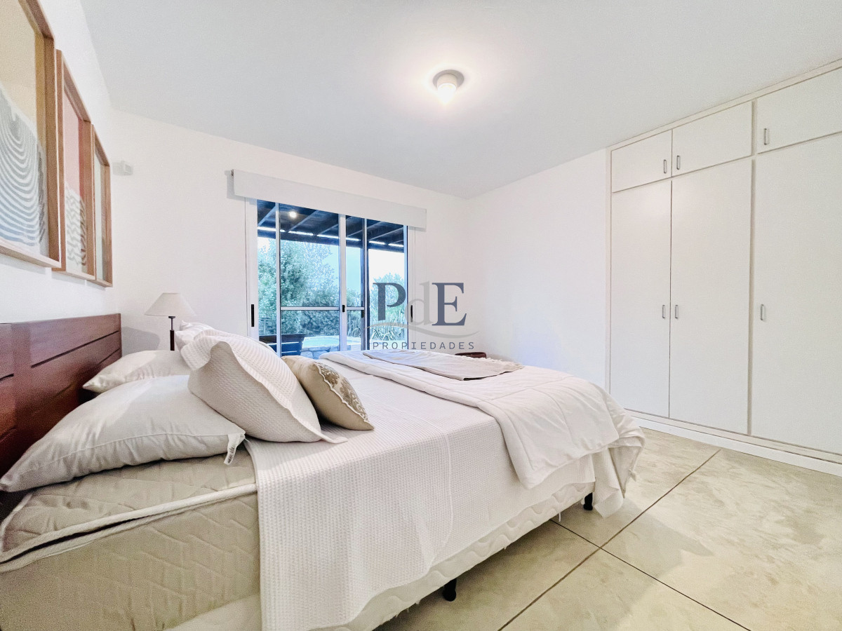 Excelente Casa de 5 Dormitorios en Manantiales, Punta del Este - Imagen 33