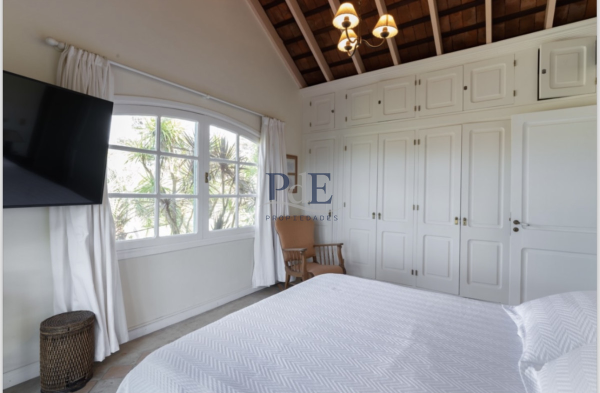 Gran casa en alquiler de temporada 4 dormitorios mas dependencia y piscina en Montoya - Imagen 13