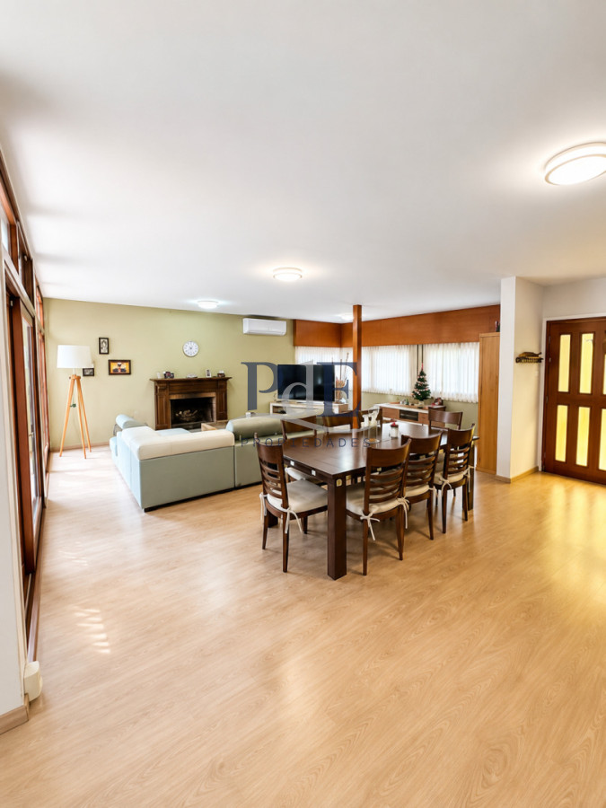 Casa de categoría en Playa Mansa a 800 metros del mar, 5 Dormitorios, Piscina Climatizada y Barbacoa. Punta del Este - Imagen 4