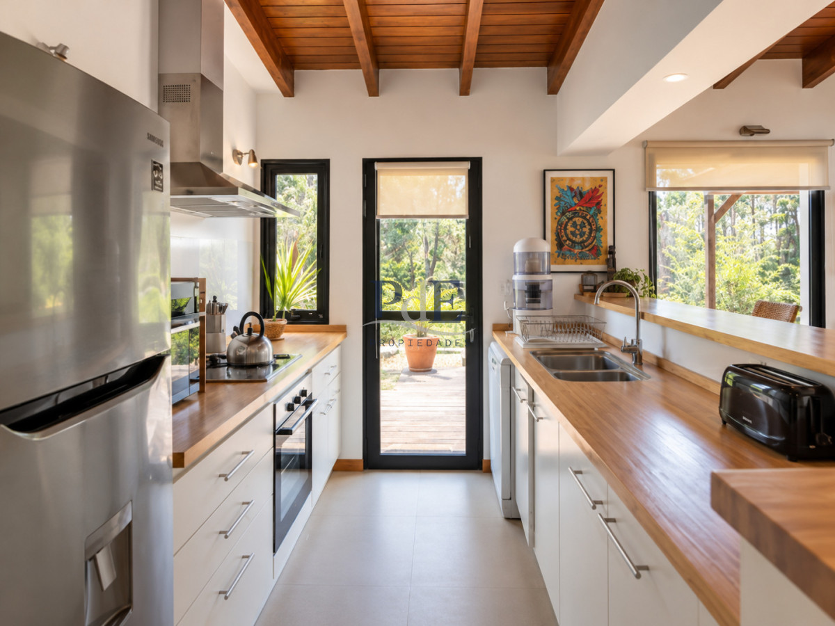Casa en alquiler de temporada en Barra Verde, 3 Dormitorios con gran parque y Parrillero  - Imagen 9
