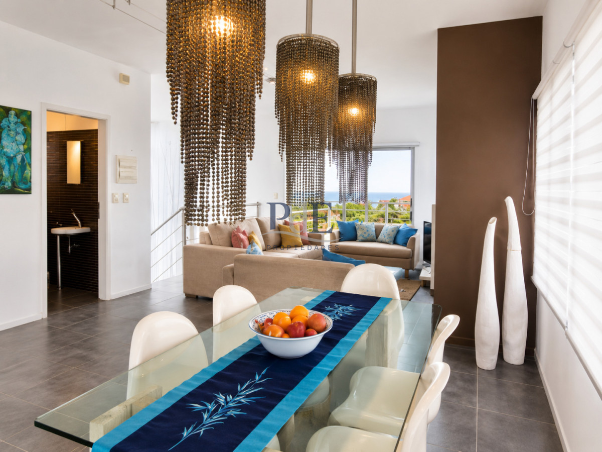Excelente Casa de 4 Dormitorios y Piscina en Manantiales, Punta del Este - Imagen 2